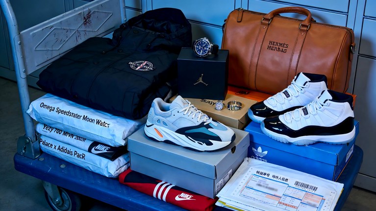 Haul com Yeezy 700, Jordan 11, Hermès bag e relógio Omega via CSSBuy